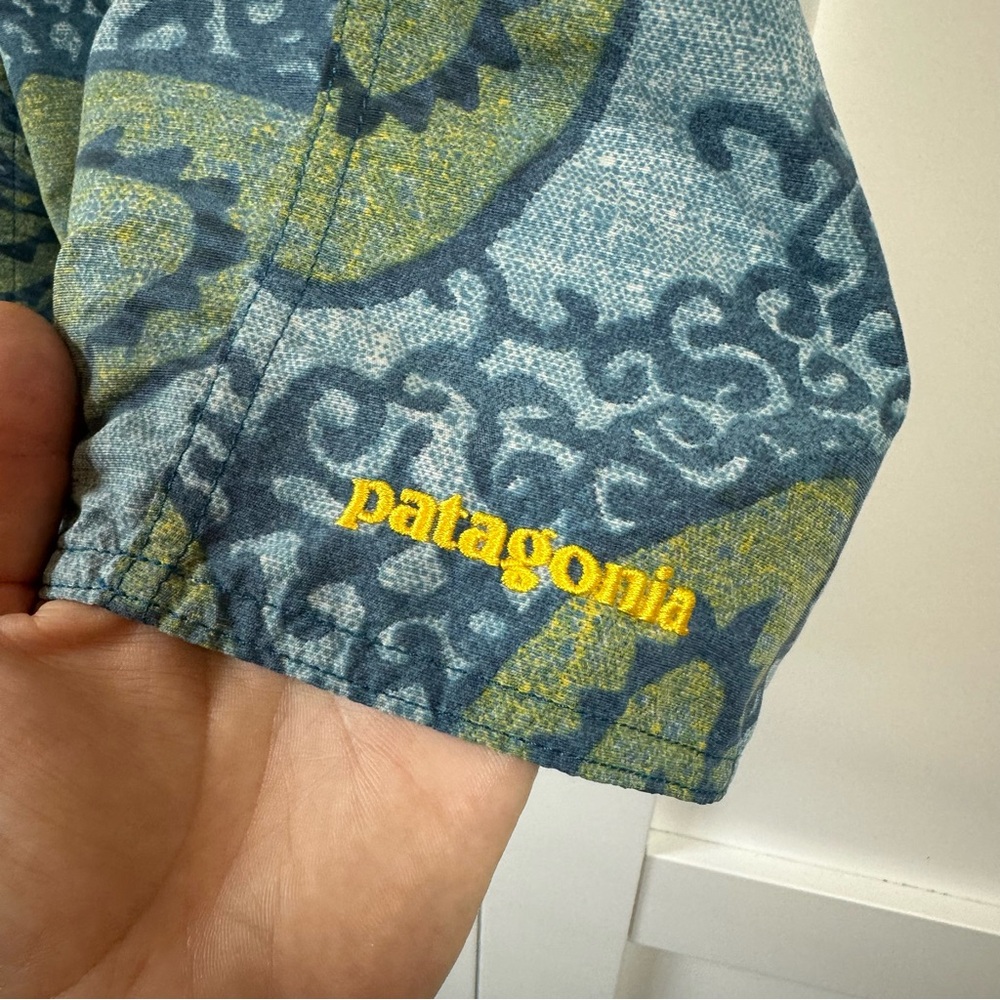 Patagonia Wavefarer Board Shorts Men’s Size 34 Blue Floral Print Zip Pocket - Picture 4 of 15